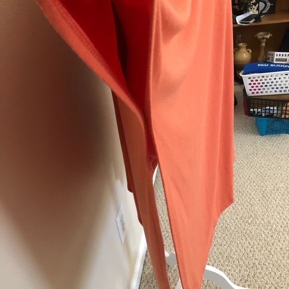 Soft and Flowy Poncho Tunic with Open Sides - Picture 4 of 8